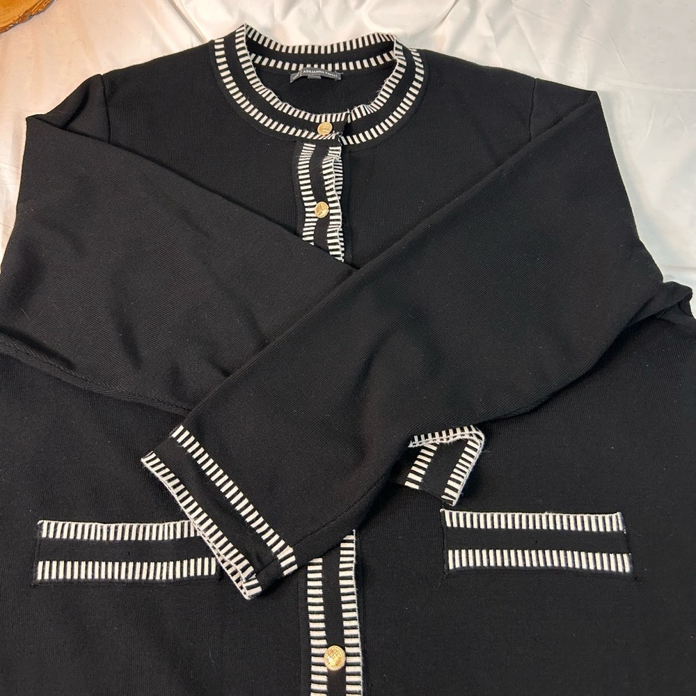 Adrianna Papell Crew Neck Cardigan with White Stitch Detail Gold buttons Size 2X - Picture 9 of 9